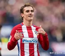 格列兹曼重伤倒地，莫德里奇全队围拢祈祷，场面感人的简单介绍