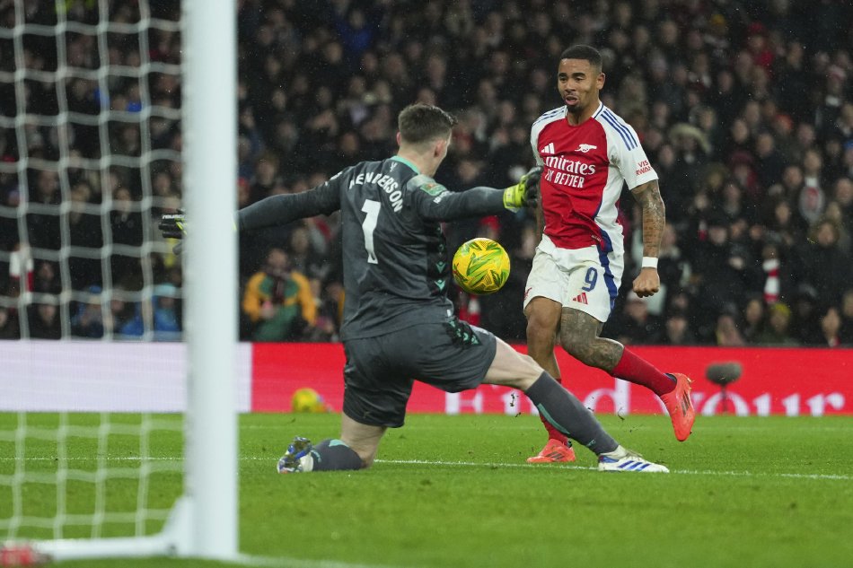 关于波尔图再度上演帽子戏法，阿森纳后防线成筛子！的信息