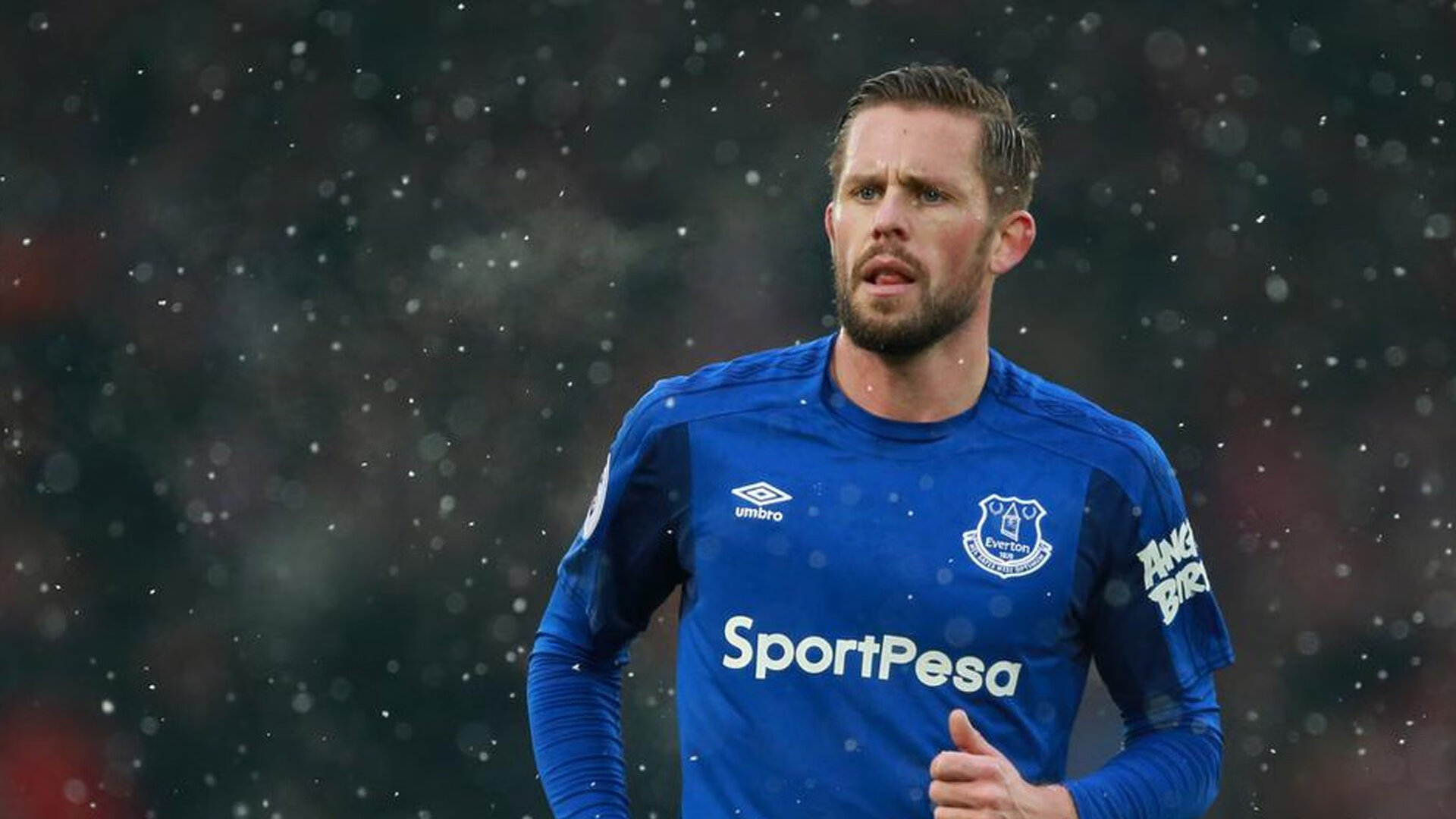 郭艾伦赛后谦逊发言登热搜，热刺惊险取胜引发热议